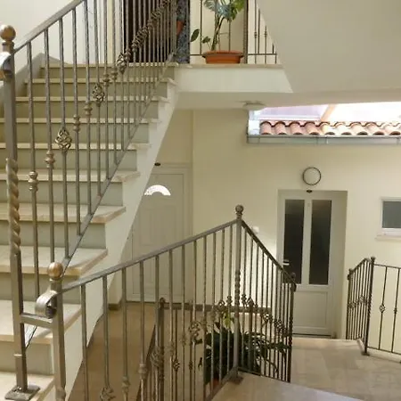 Zo * マカルスカ